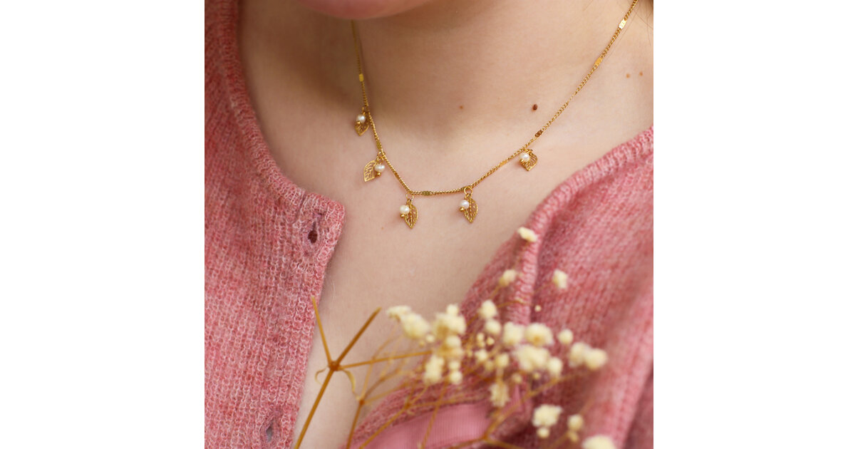 Collier Feuilles En Nacre OOAK Sur Ficelle - Longueur 36-40 Cm, Couleur Beige, Fermoir Abîmé, Occasion